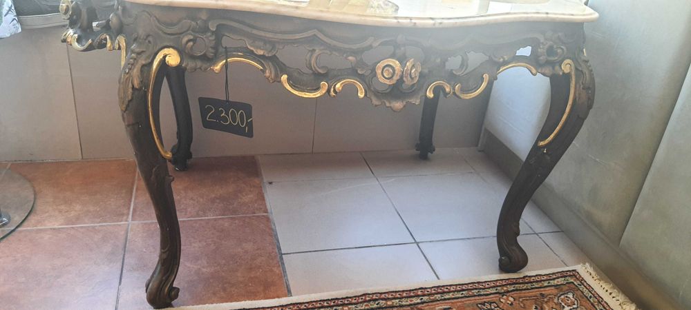 Stolik kawowy z blatem marmurowym w stylu rokoko