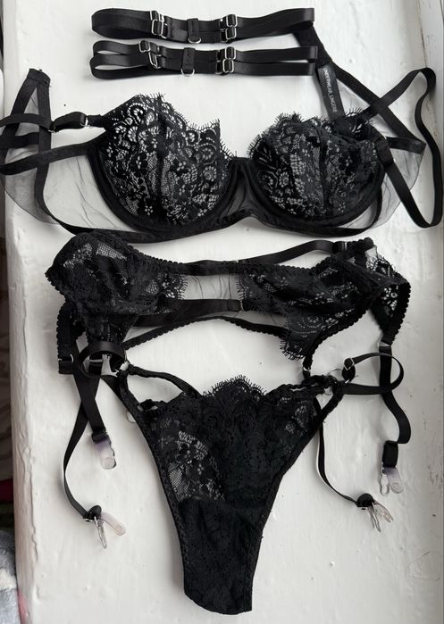 Комплект з італійського мережива s m