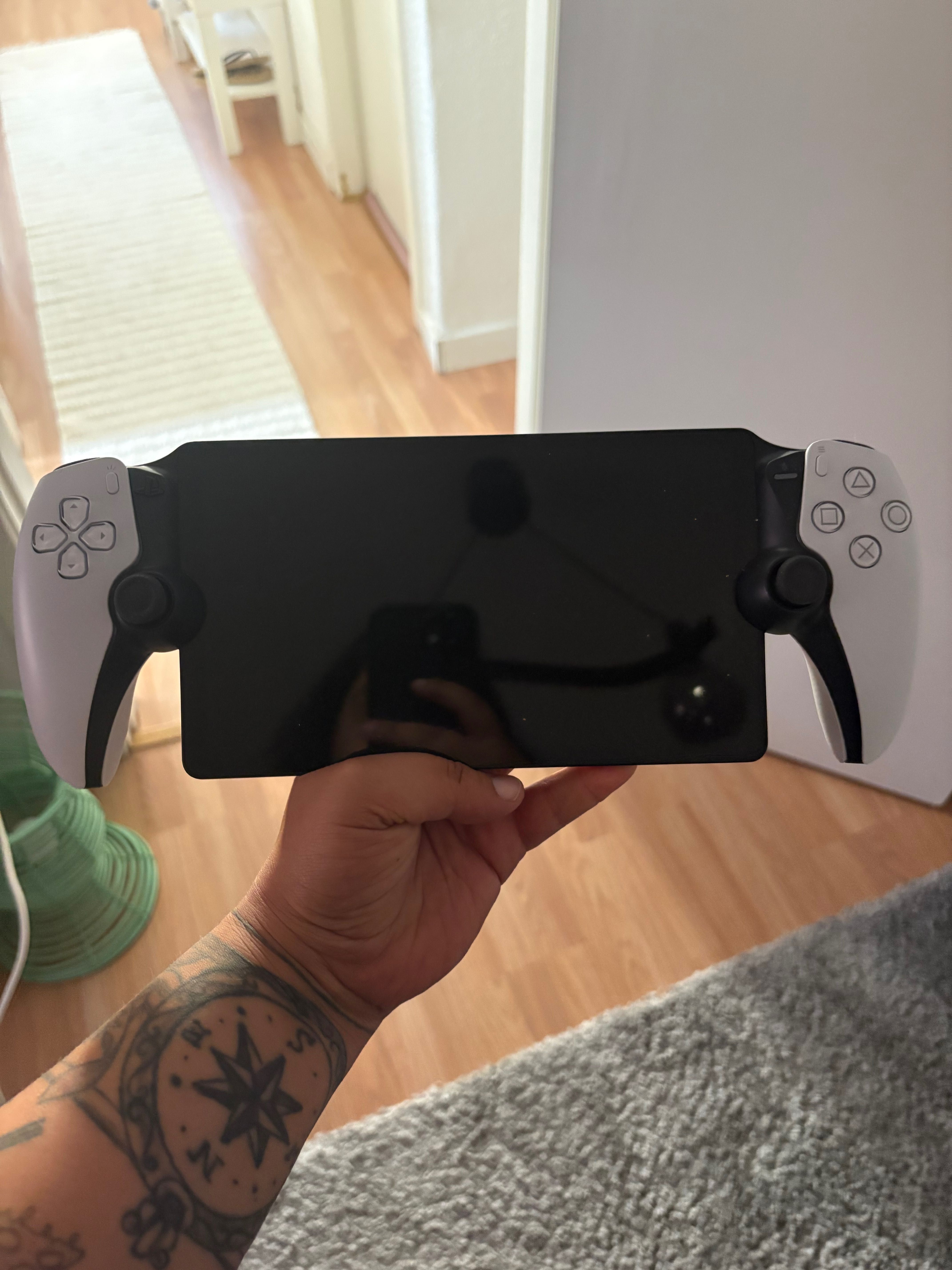 Vendo play portal com garantia e pouco tempo de uso.