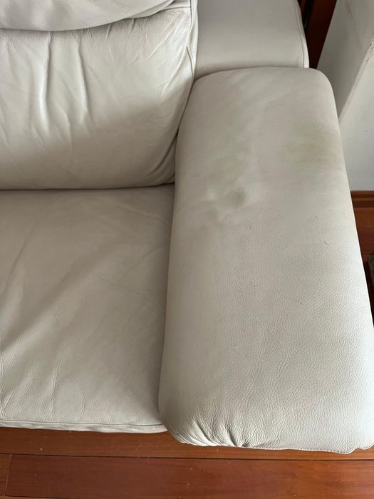 Sofá 2 lugares Pele Bege