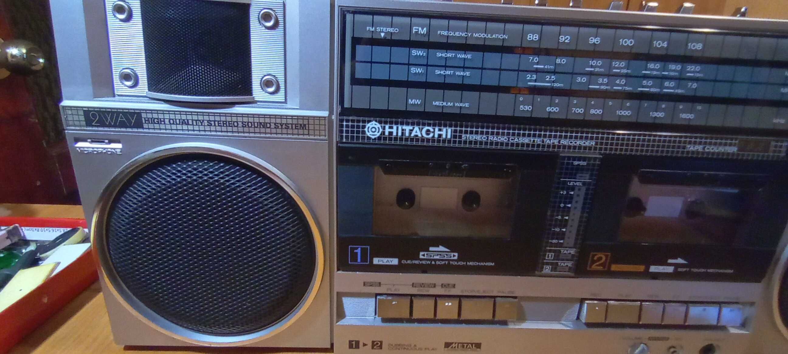 Магнитола "Hitachi trk w55w"