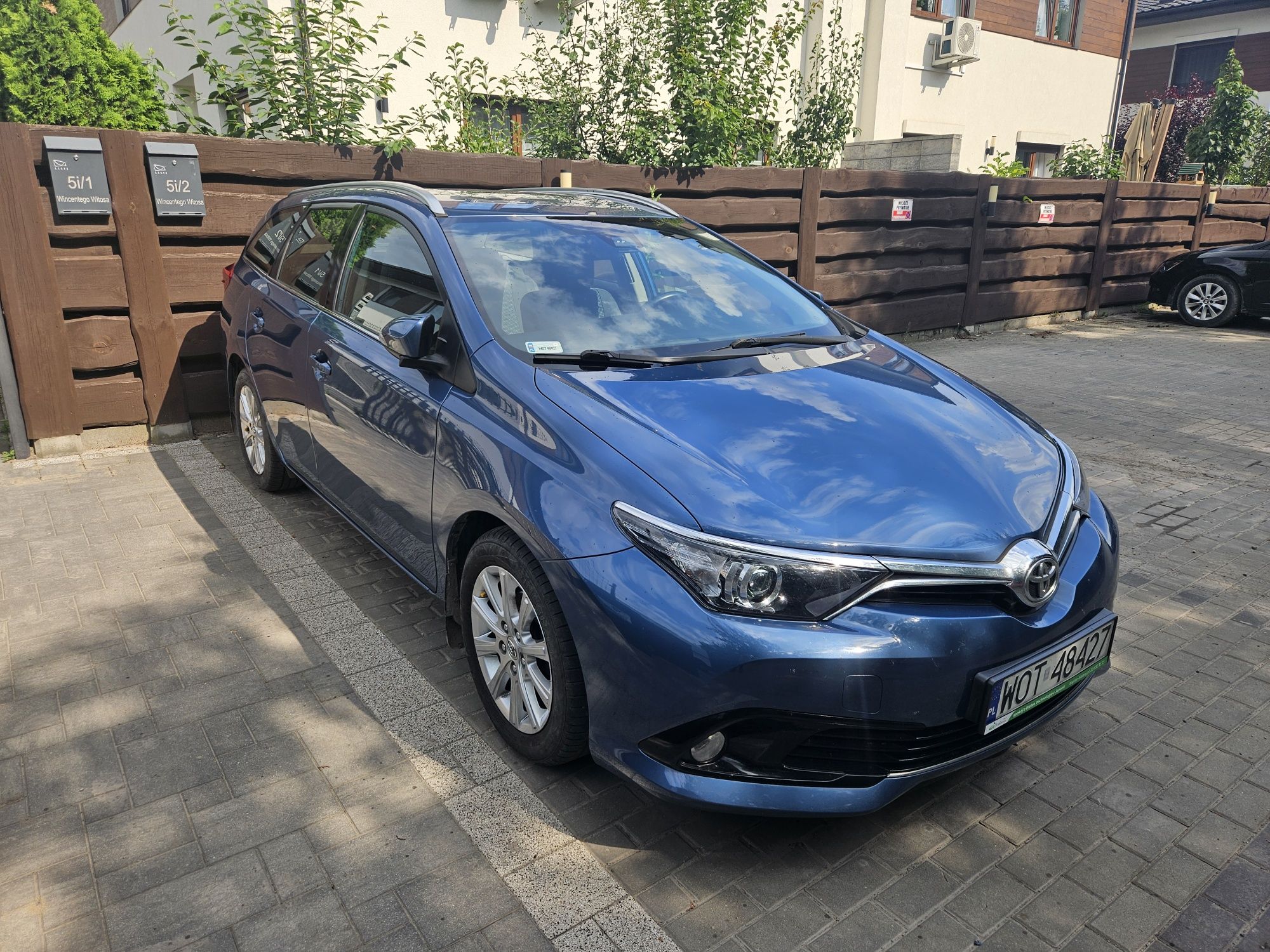Toyota Auris Salon Polska Automat