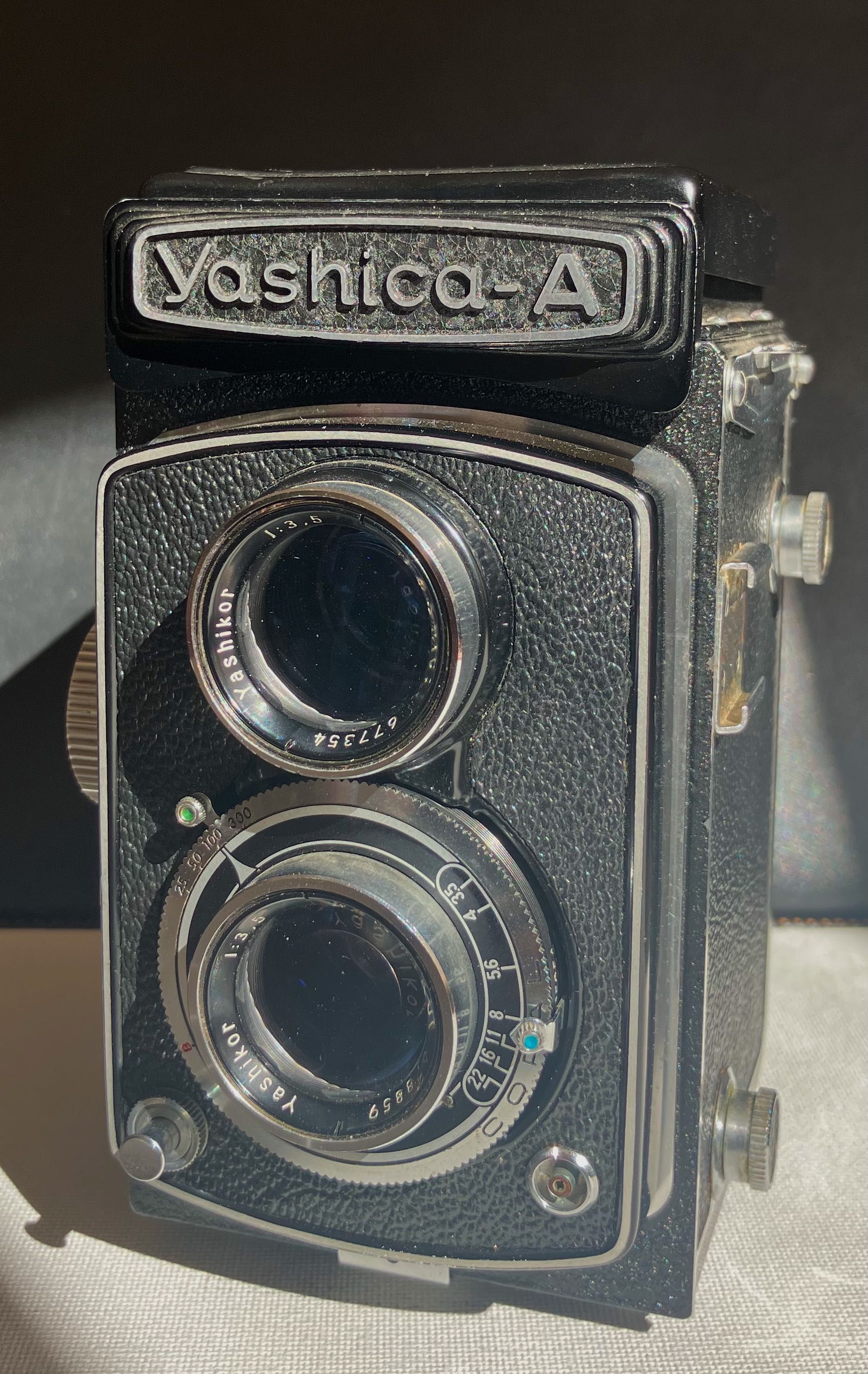 Yashica A – Dwuobiektywowa