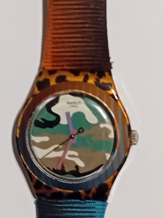 Zegarek damski Swatch model YLC 1001/LAVABOUND