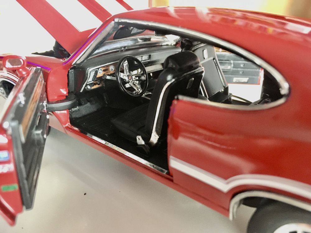 Oldsmobile 442 z 1972 crown Premiums 1:24