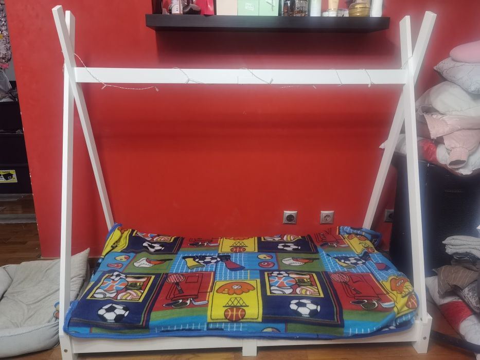 Cama tenda como nova