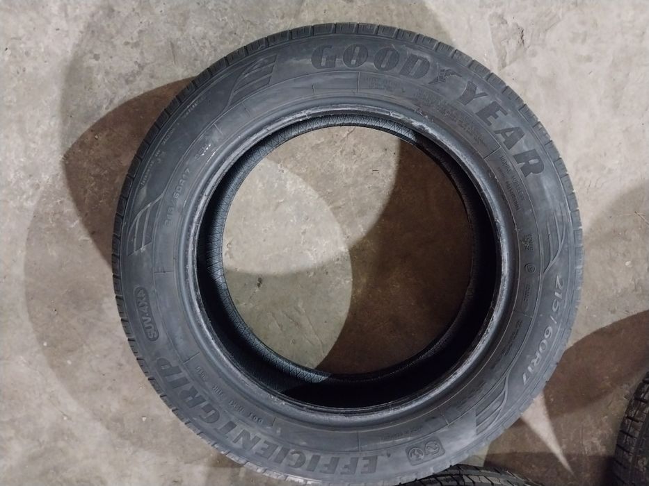 шини 215/60R17 б/у