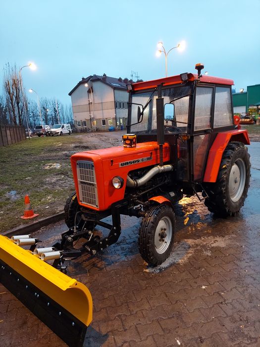 Odśnieżanie wynajem traktora