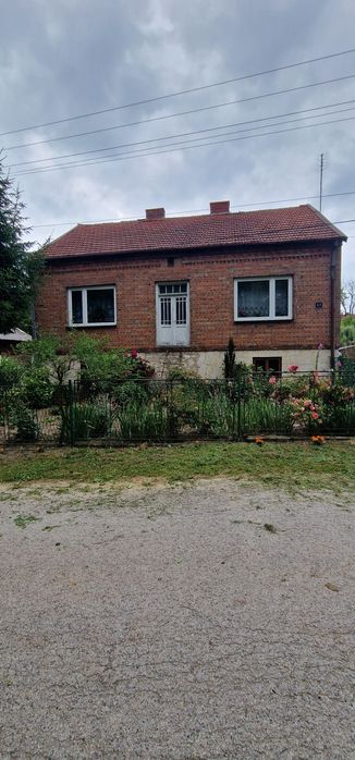 Dom plus budynki gospodarcze