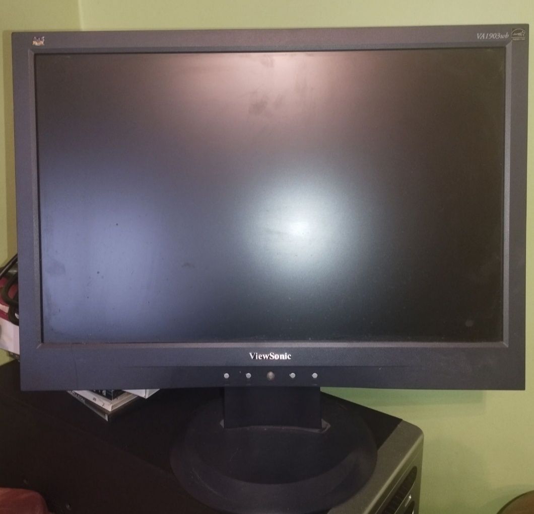 Продам компьютер с монитором 19"