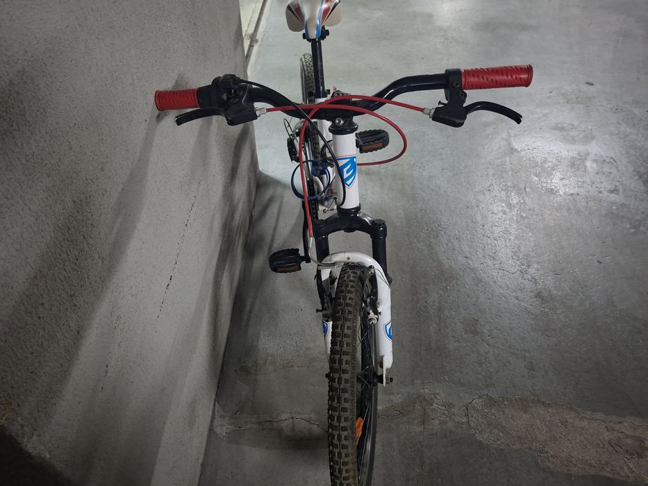 Bicicleta de criança tamanho 6 -9 anos