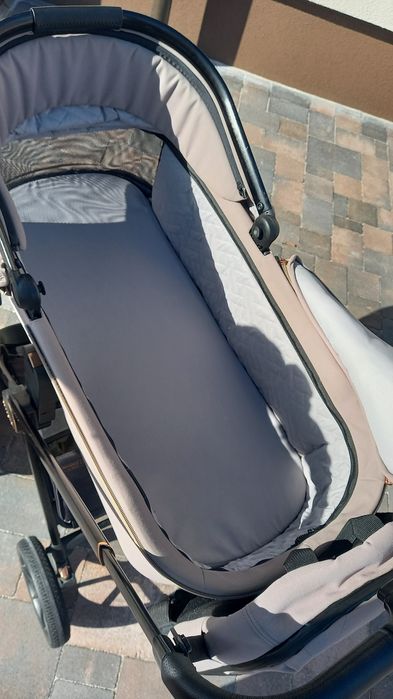 Продам коляску Carello Ultra  3 в 1 автокрісло
