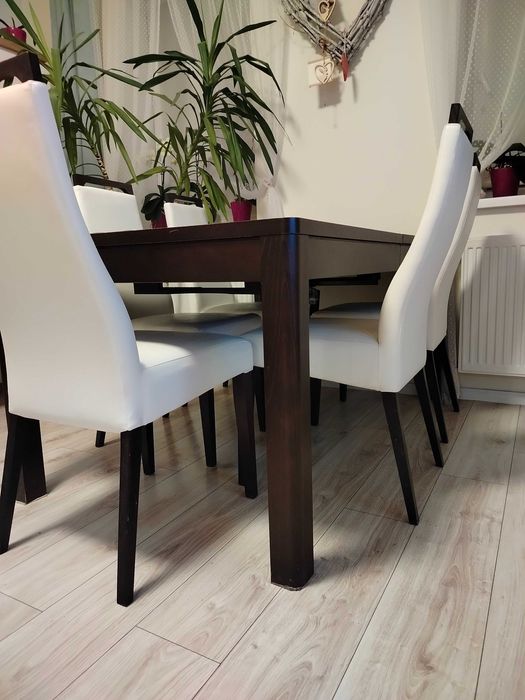 Stół drewniany solidny + 5 krzeseł