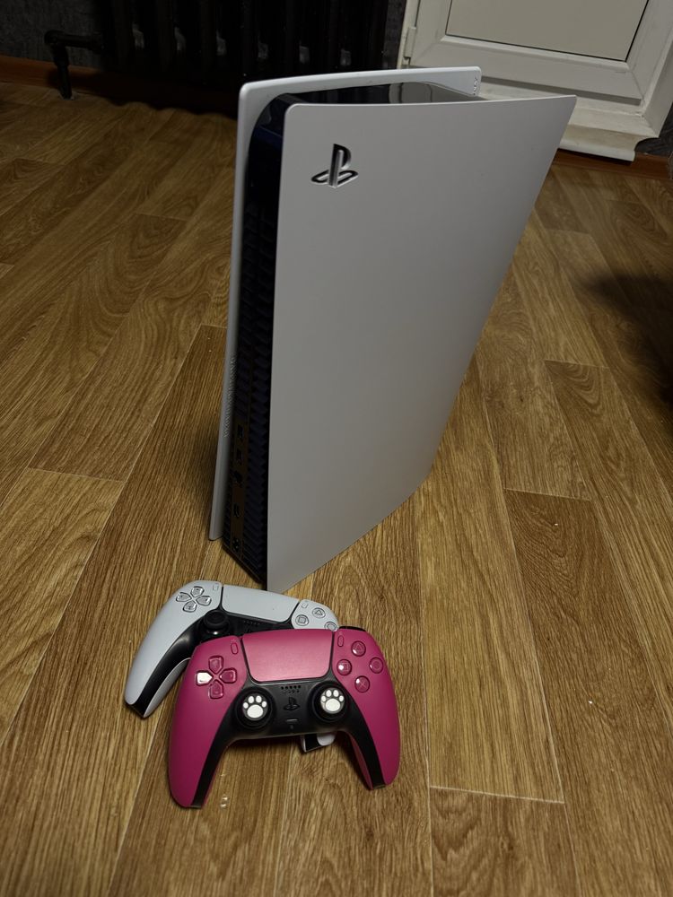PS 5 продам + 2 джойстика