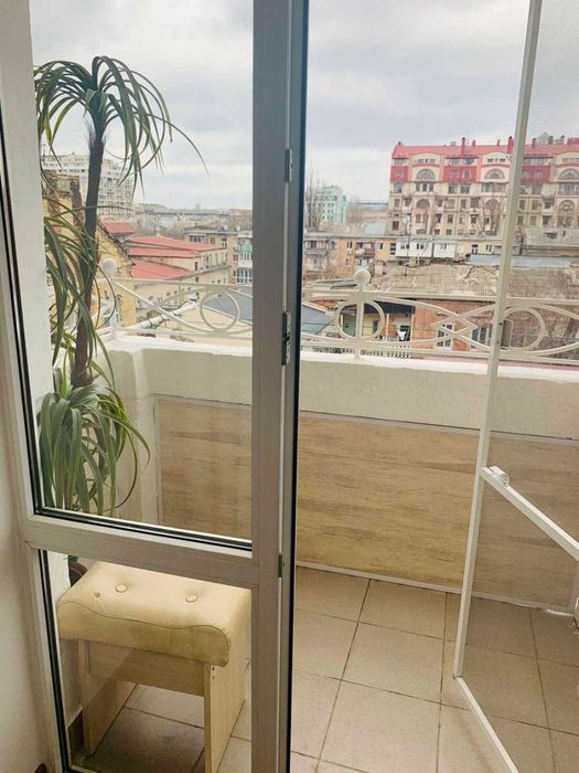 Продам 2 к.квартиру на Жуковского в сталинке. Ремонт. АГВ