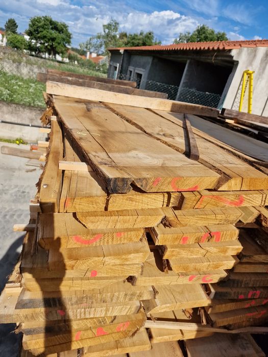Madeira de castanho europeu com varios comprimentos espessura 2.7. ...