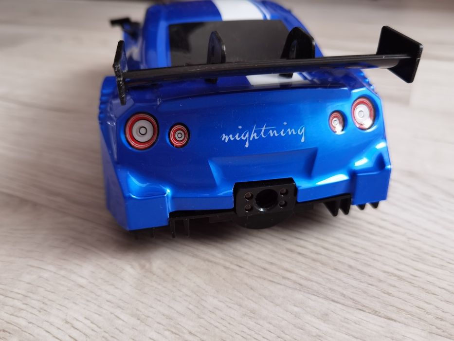Samochód zdalnie sterowany Nissan R35 GTR do Driftu RC 4wd Nitro Dym