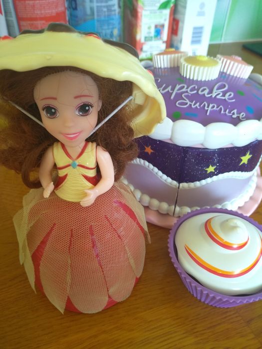 Tort laleczka babeczka cupcake