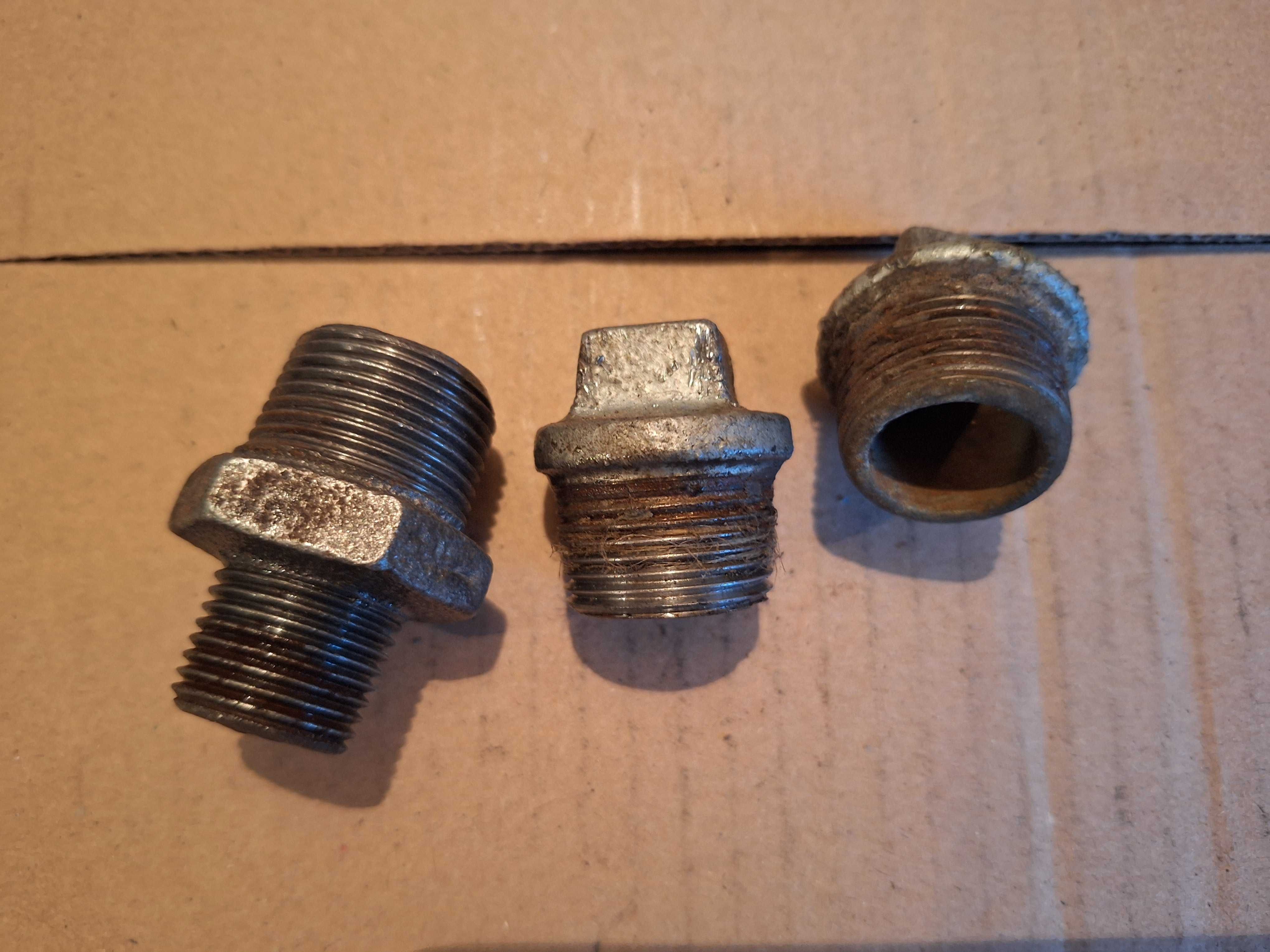 Korek 3/4" 2szt. i nypel redukcyjny z 3/4" na 1/2"