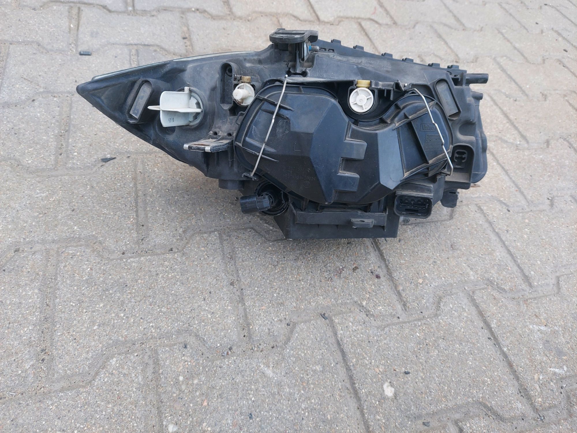 Lampa reflektor BMW E81 E82 E87 E88 xenon lewa EUROPA orginał