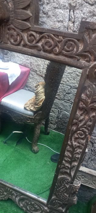 Espelho indiano com figura