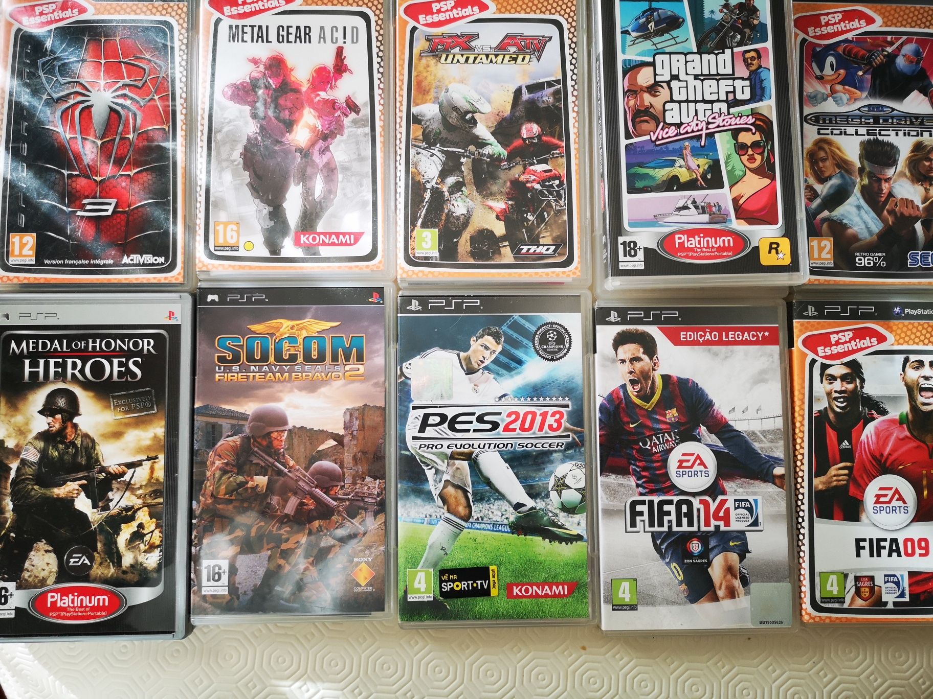 PSP portátil com vários jogos