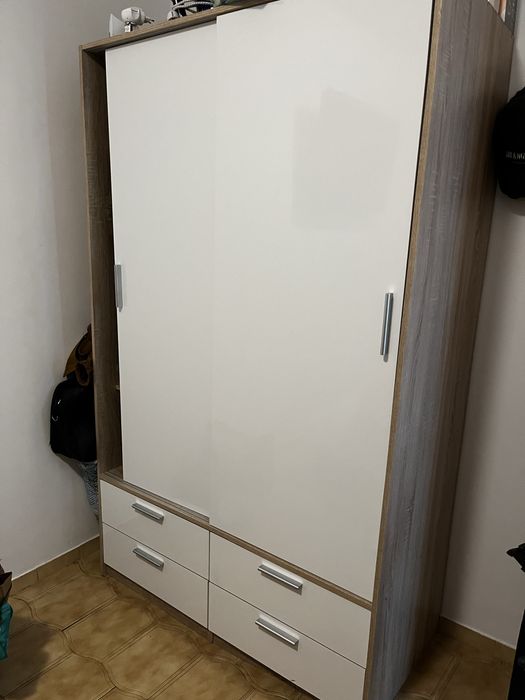 Guarda Roupas Porta de Correr e Gavetas