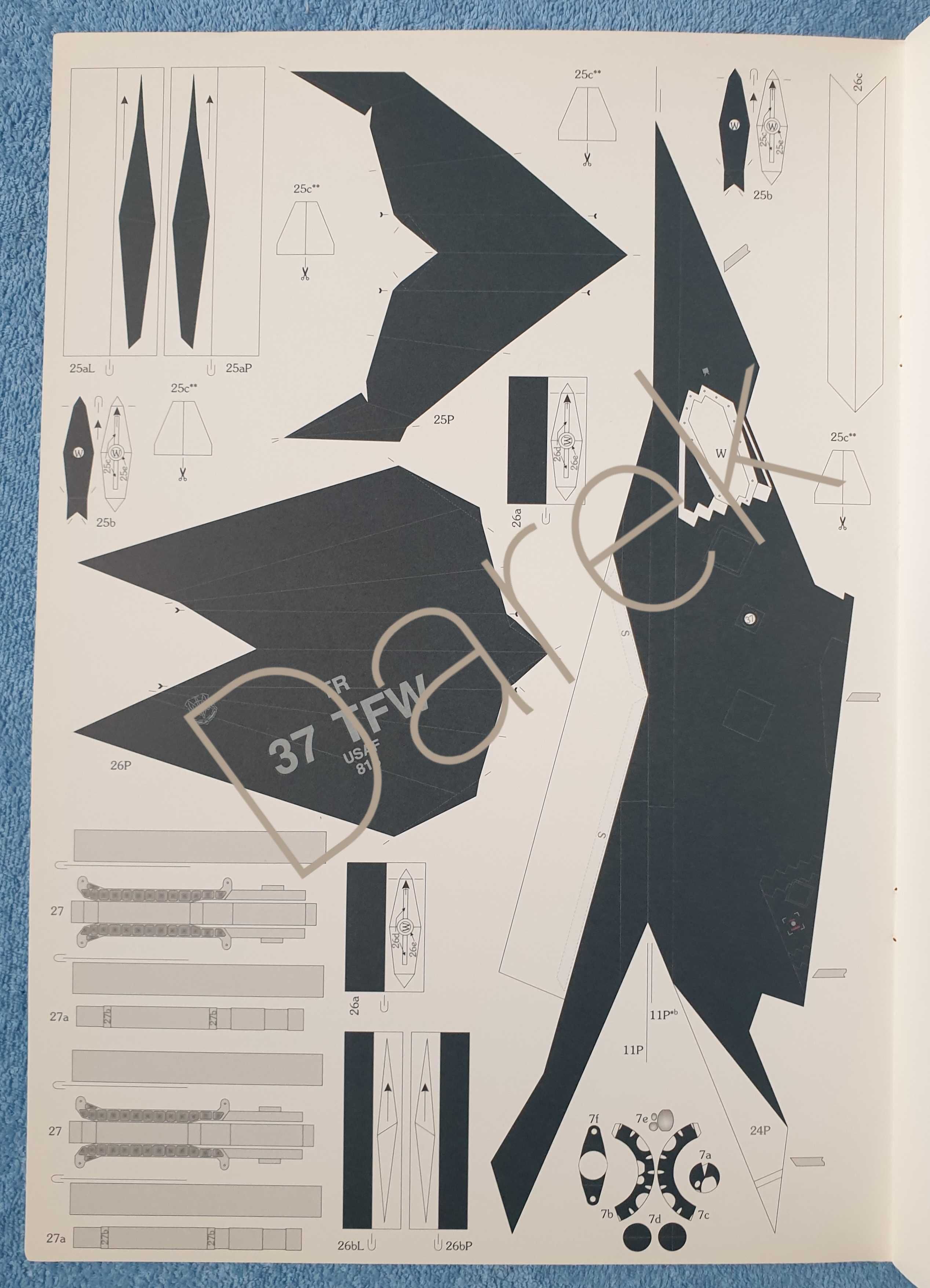 F-117A NIGHTHAWK Military Model 1-2/2000 Haliński model kartonowy