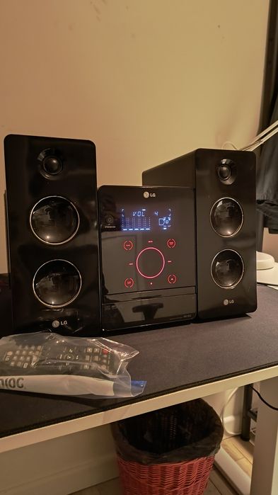 Sprzedam miniwieżę firmy LG