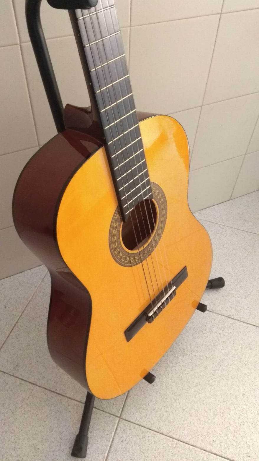 Excelente violão nylon STAGG C542 está como novo