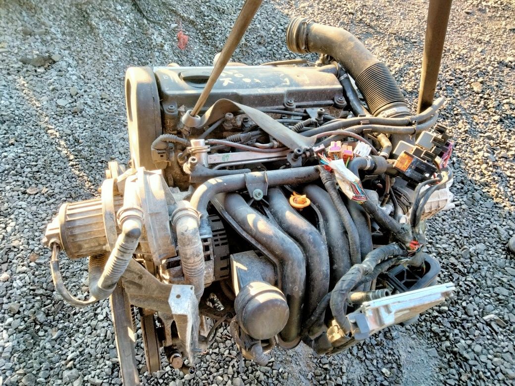 Двигун VW Passat b5 Мотор Двигатель  Audi A4 B6 B7 1.6 8V ALZ