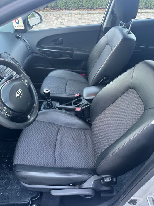 Kia Ceeʼd 2010 рік 2.0 дизель