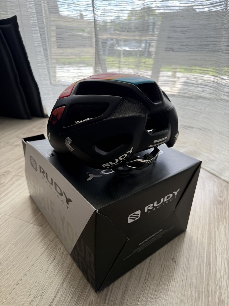 Kask Rudy Project Spectrum w limitowanej edycji Bahrain Victorious
