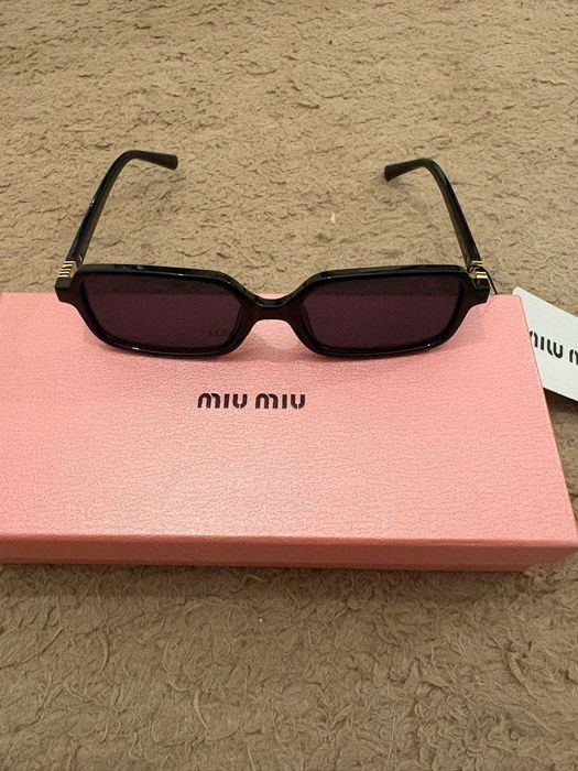 Óculos Miu Miu (entrega a mão ermesinde)