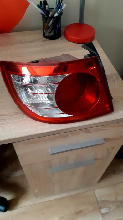 Lampa tylna lewa  hyundai elantra 3 xd lift