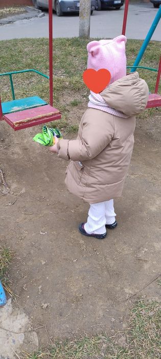 Дитячий пуховик.