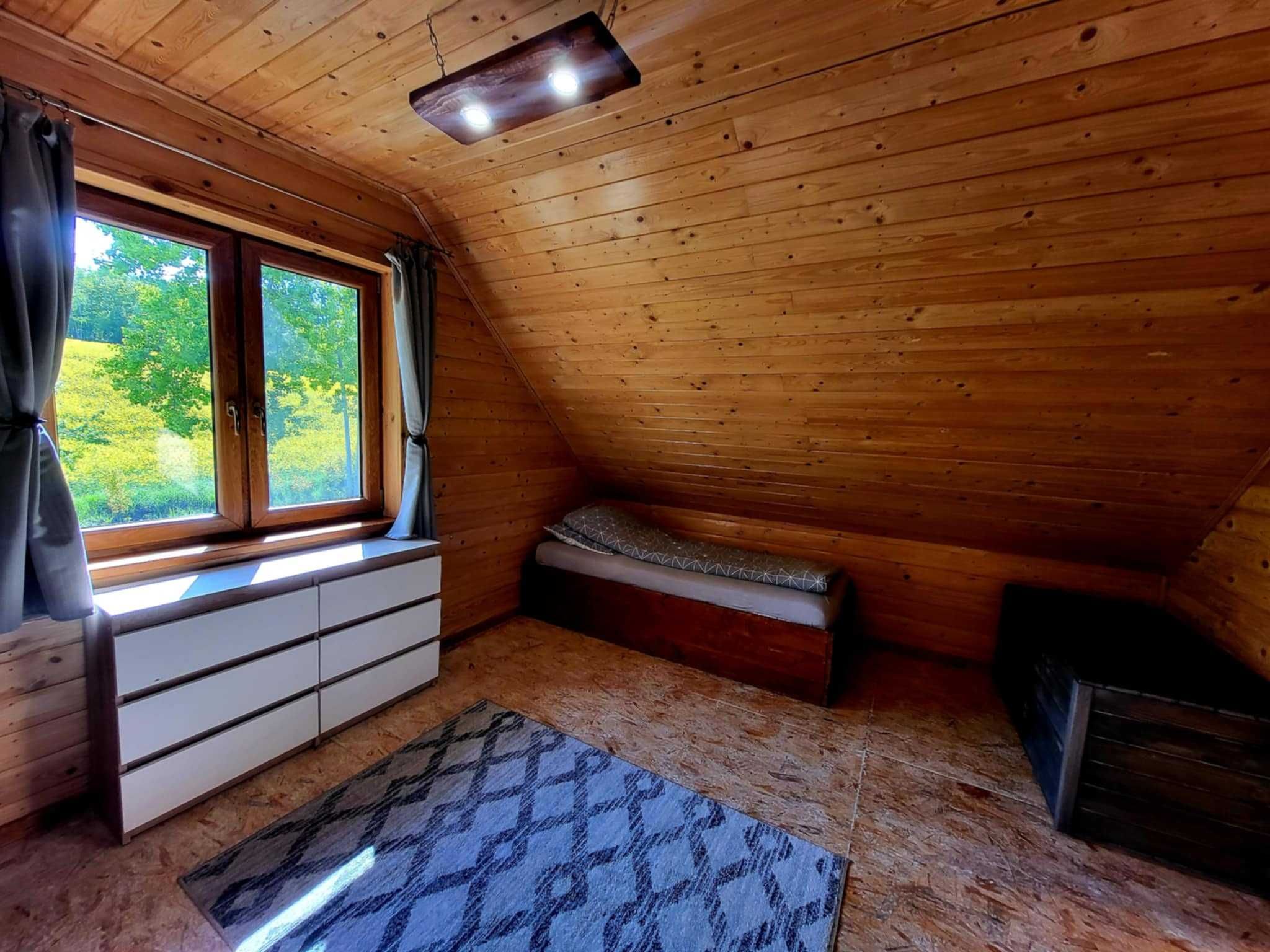 Dom całoroczny nad jeziorem,spokojna okolica,łowisko,,sauna