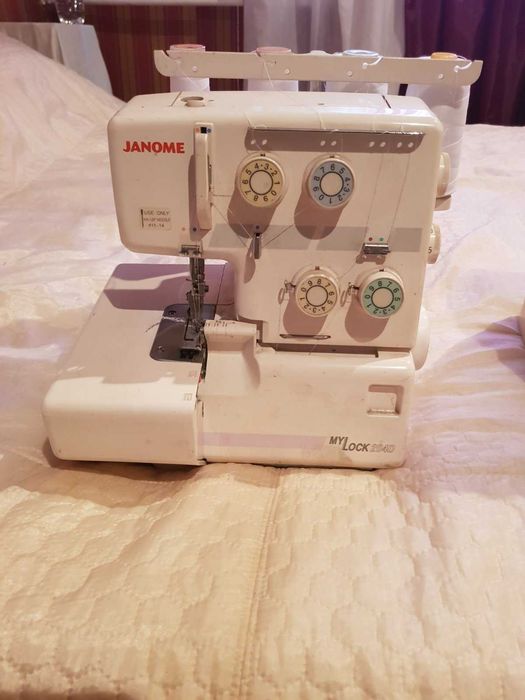 Продам Оверлок Janome Mylock 204D