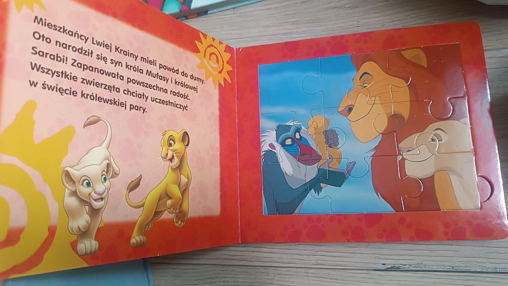 Książka z puzzlami