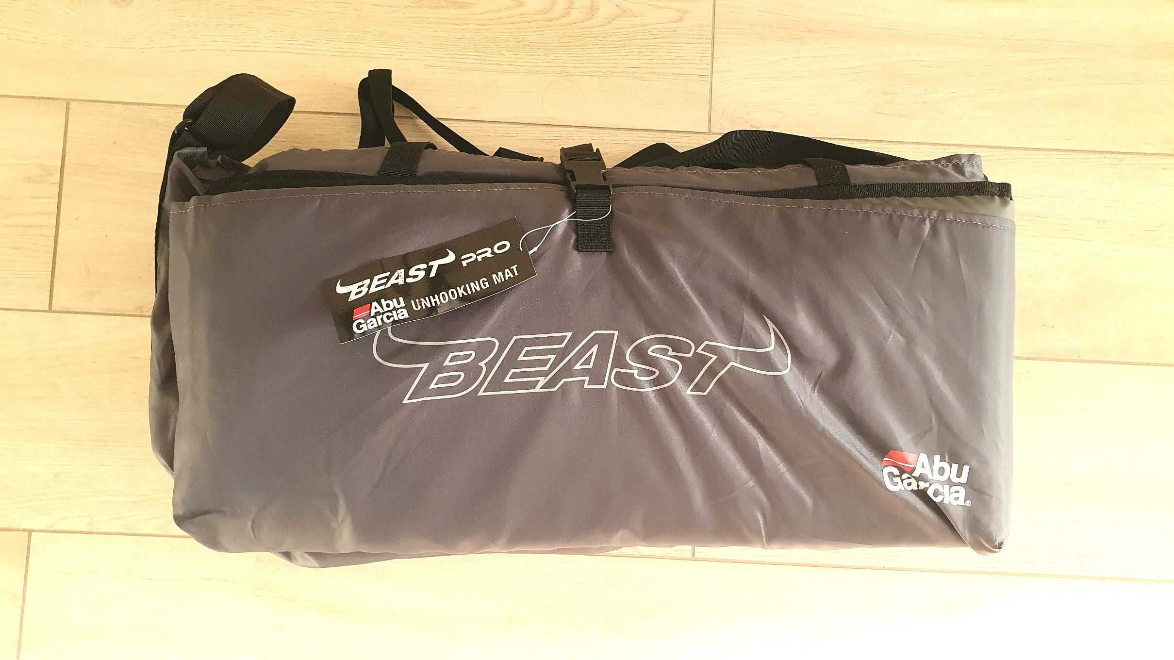 Nowa duża mata do odhaczania ABU GARCIA Beast Pro Unhooking Mat