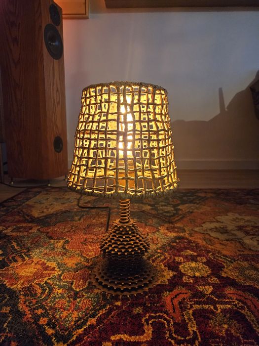 Lampa industrialna - loft z zębatek rowerowych I sprężyny