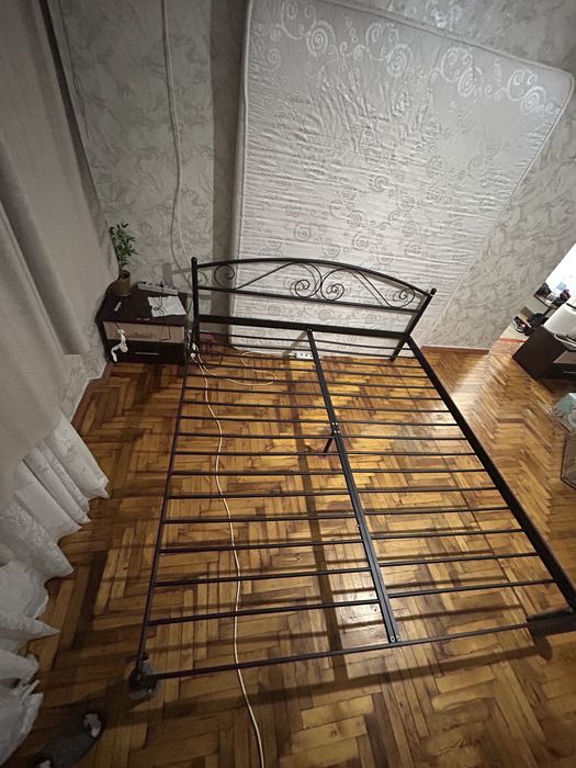 Продам двухспальную кровать