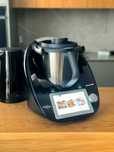Czarny thermomix 6 tm6 zestaw i sensor