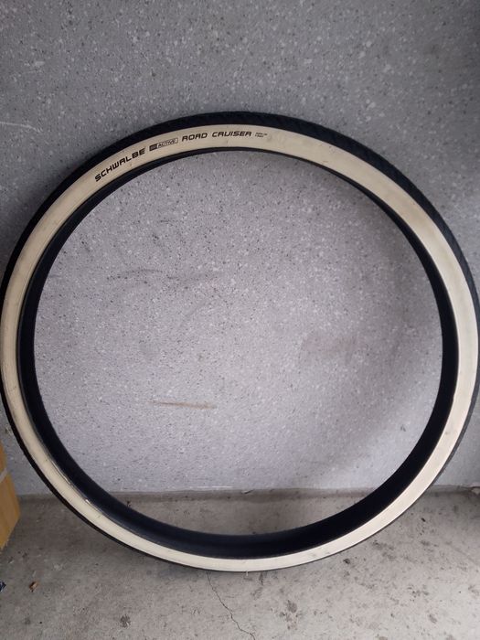 Super opona rower. Schwalbe Active cruiser 28x1,6 (42x622) biały bok