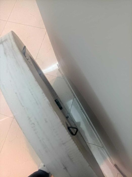 Relógio de parede vintage, em madeira