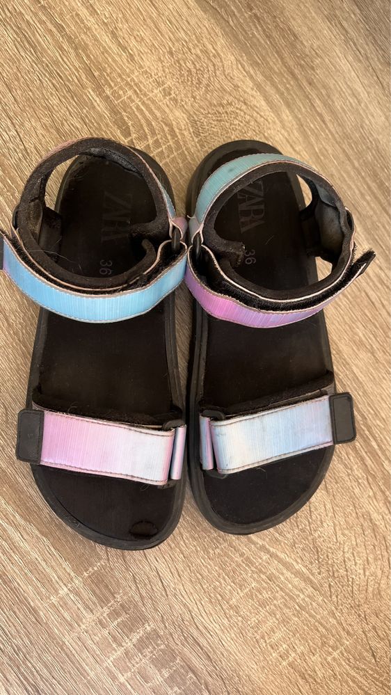 Босоніжки  Zara 36 розмір