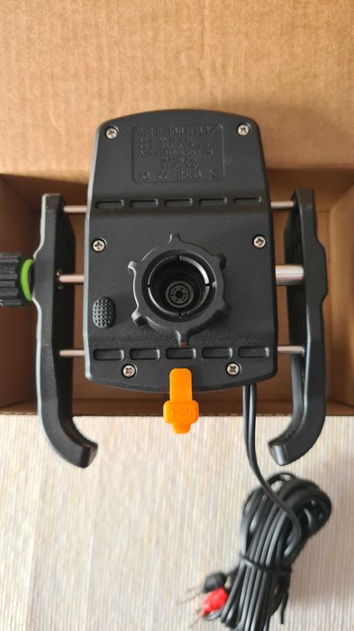 Uchwyt telefonu z ładowaniem - indukcja & USB C na motocykl