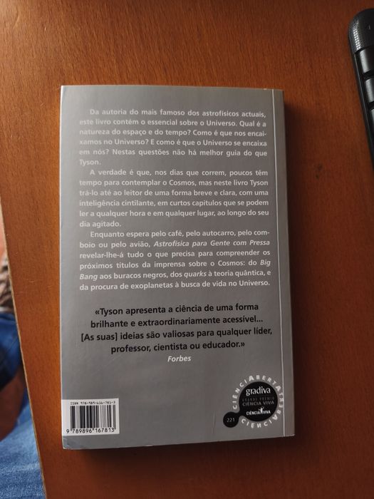 Astrofísica para pessoas com pressa - Neil Degrasse Tyson