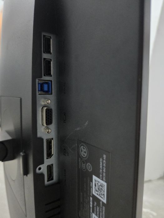 Monitor DELL P2419H - uszkodzona matryca
