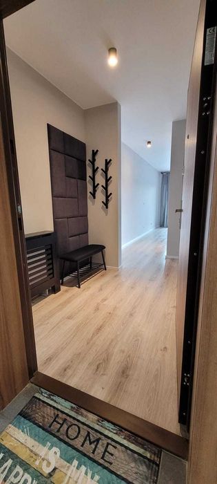 Stylowe mieszkanie blisko centrum z dużym tarasem i widokiem na góry.